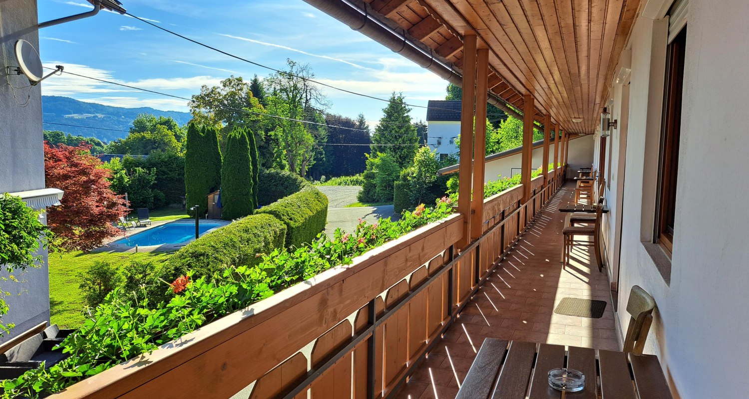 Balkon G&auml;stezimmer - Aussenansicht