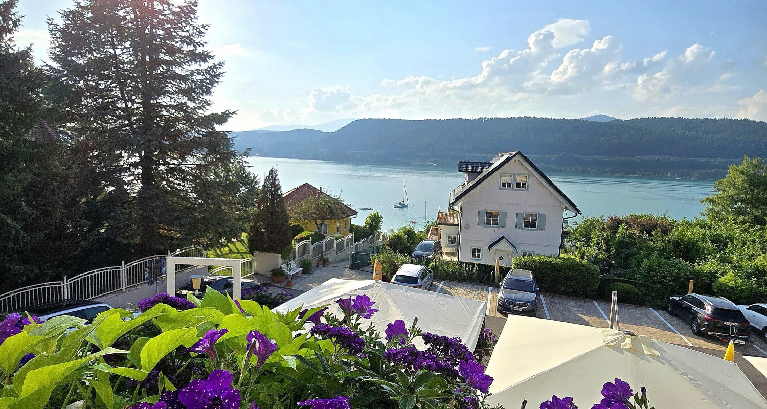 Panoramaterrasse mit Seeblick Panoramaterrasse mit Seeblick