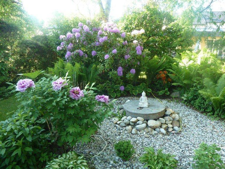 Garten mit Steinskulptur, © Lafner Wolfgang