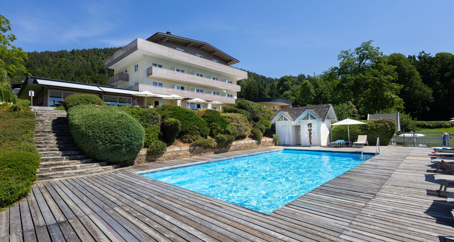 AUSSENANSICHT_POOL_HOTEL_BA5A9619