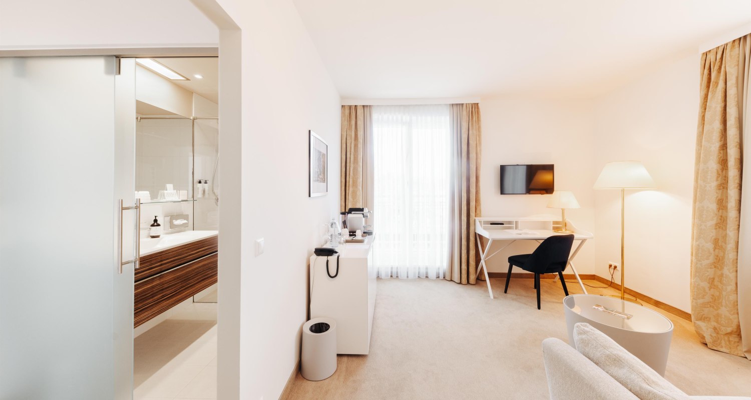 (c)Seehotel Dr. Jilly_Junior Suite_1
