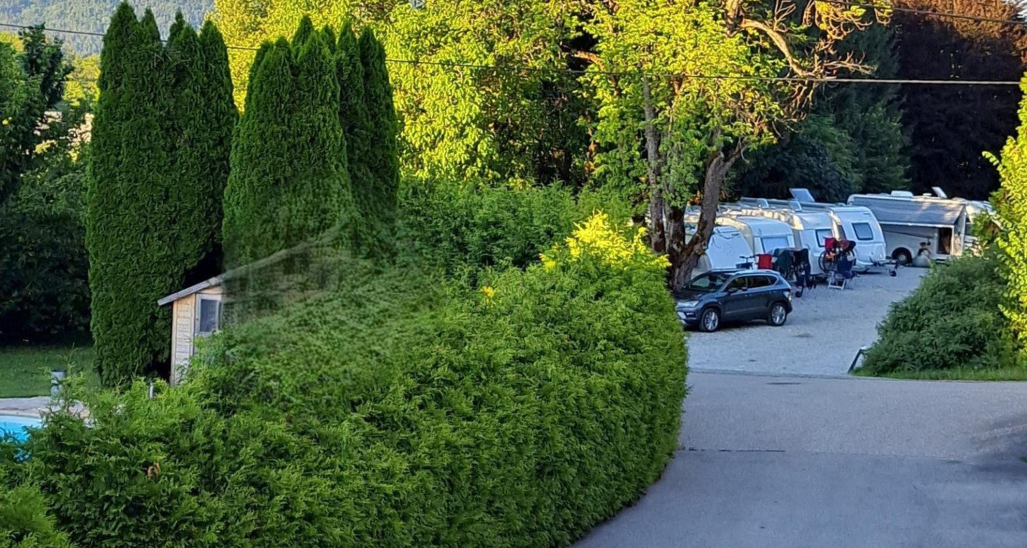 Stellplatz f&uuml;r Camper & Wohnwagen