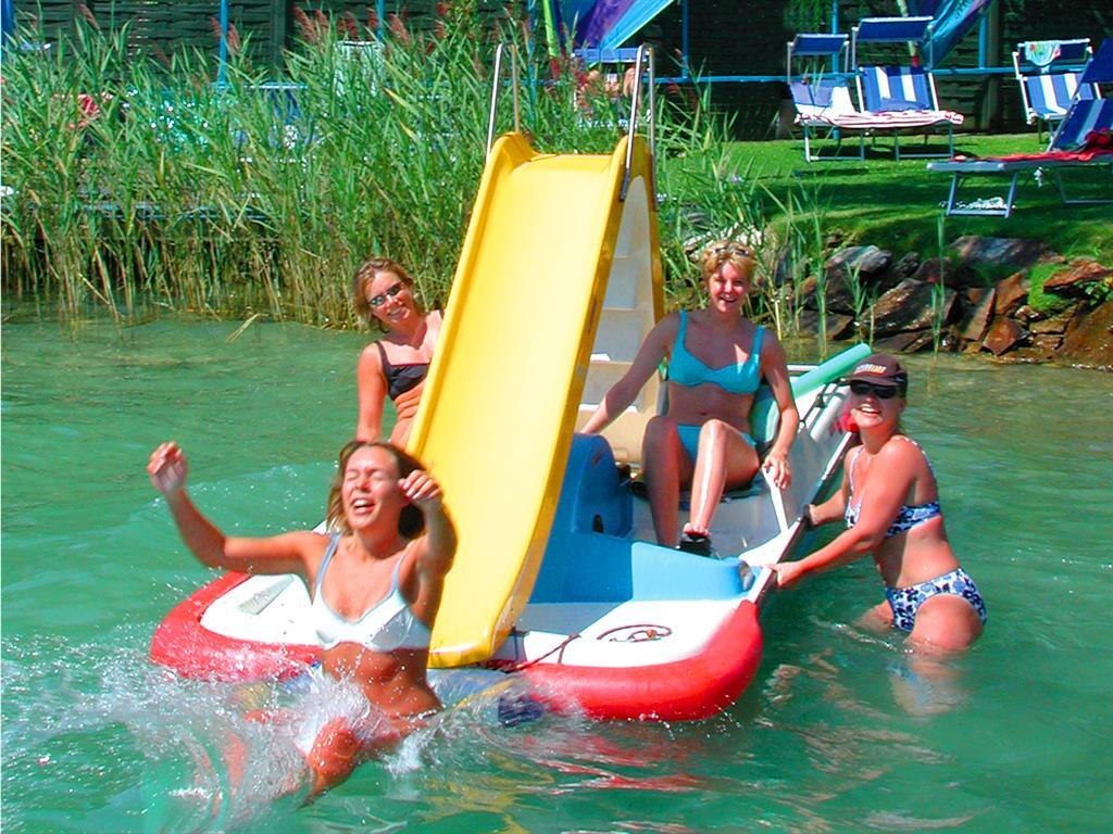 BARRY MEMLE Tretboot, © BARRY-MEMLE****Lakeside Resort
