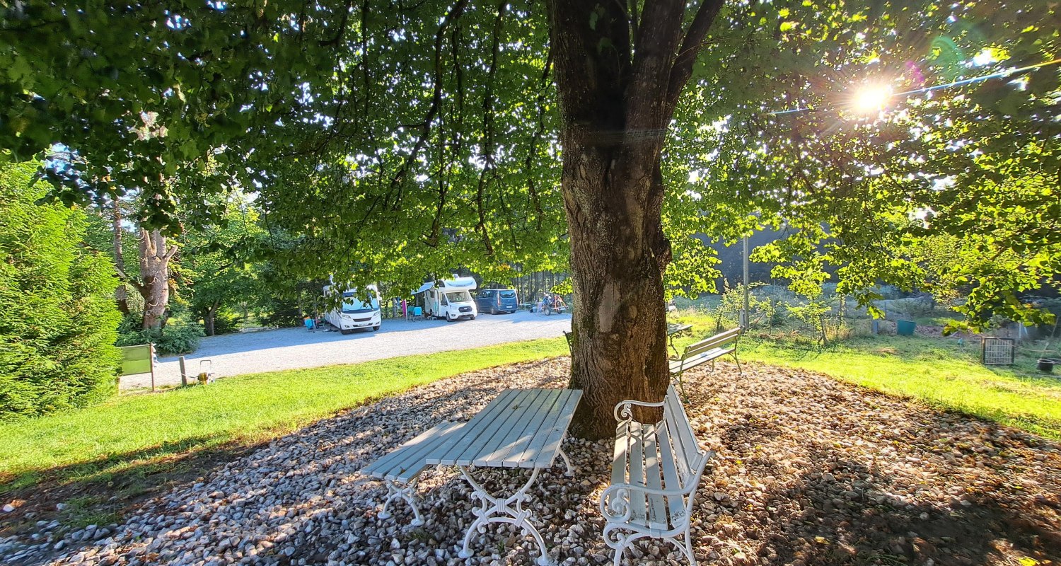Stellplatz f&uuml;r Camper & Wohnwagen